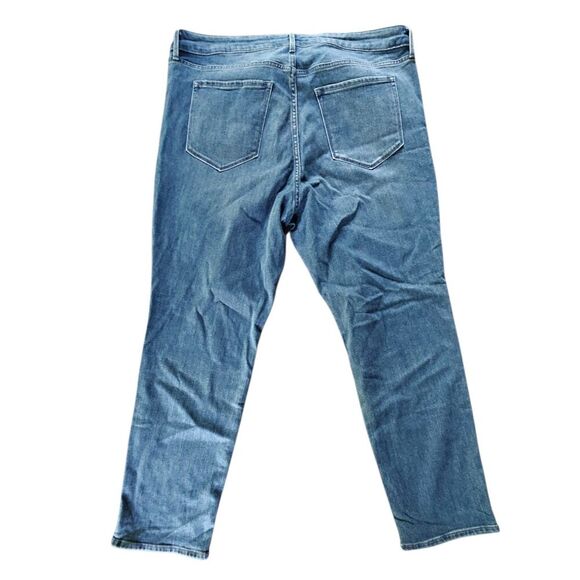 Old Navy Jeans Womens 20 Medium Wash Denim Pants High Rise Wow Straight NEW - Picture 2 of 7
